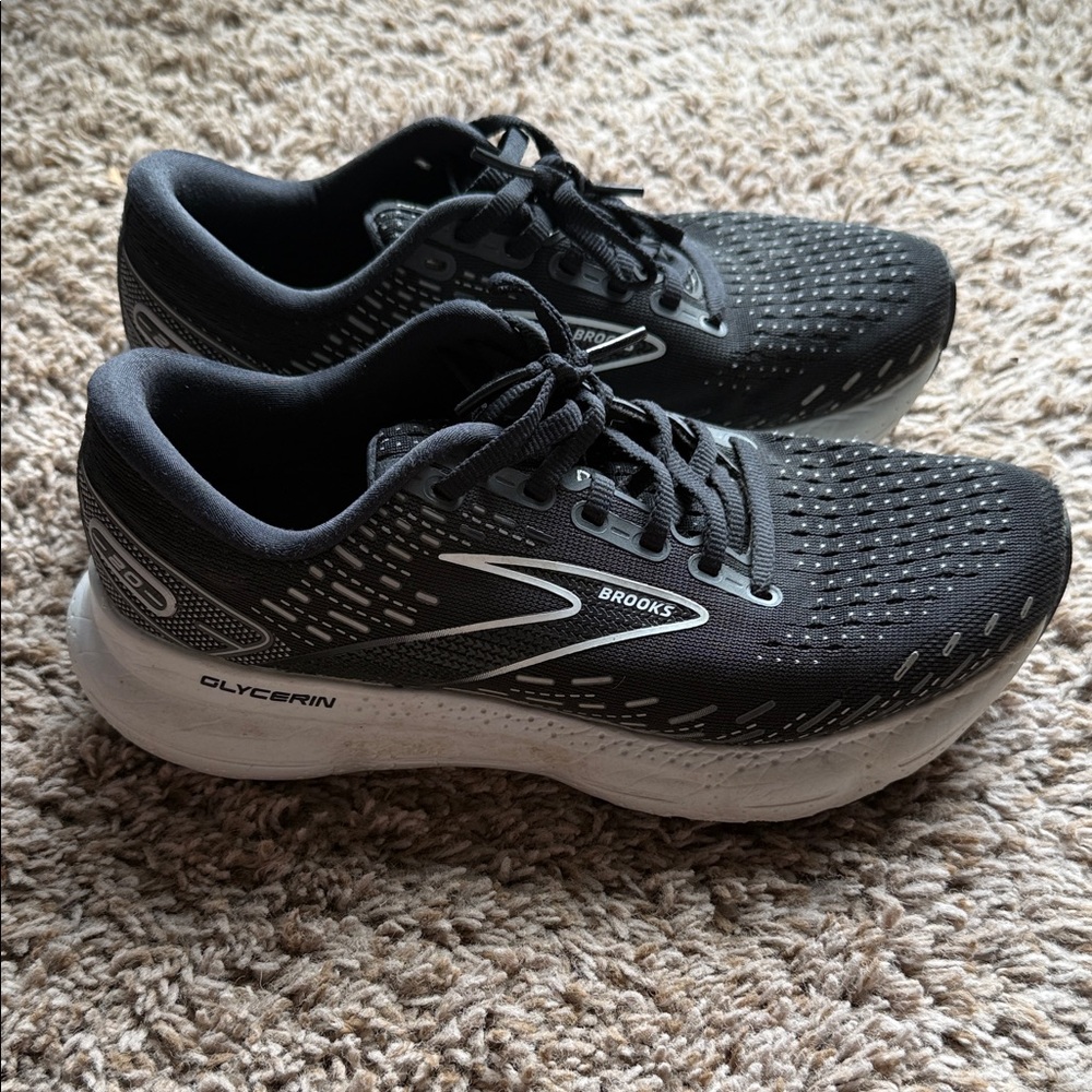 Brooks Women’s Black and White Athletic Shoes